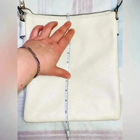 Nanette Lenore white crossbody bag - Picture 3 of 10